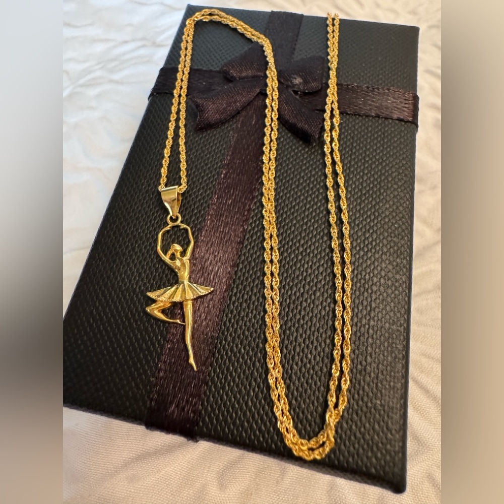 18k Saudi gold LIGHT WEIGHT BALLERINA  Pendant Necklace